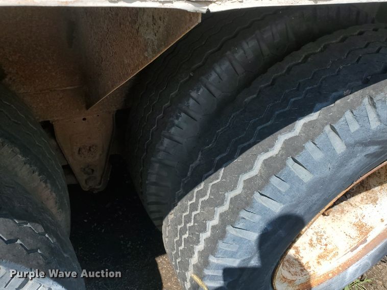 image for item KY9175 1964 High C2FV54L  dry van trailer