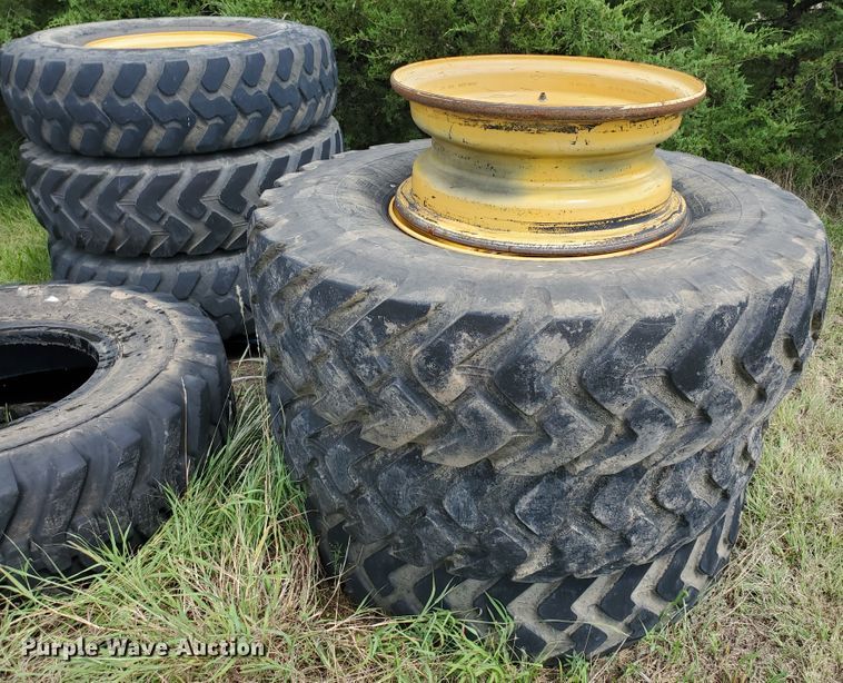 image for item KY9178 (6) 14.00-24 tires