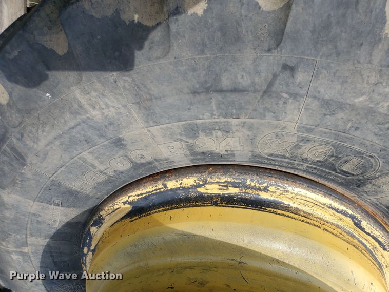 image for item KY9178 (6) 14.00-24 tires