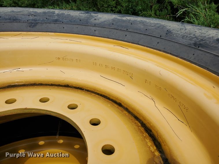 image for item KY9178 (6) 14.00-24 tires