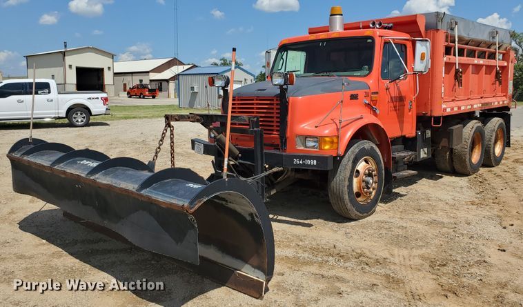 image for item KY9182 1999 International 4900  dump truck