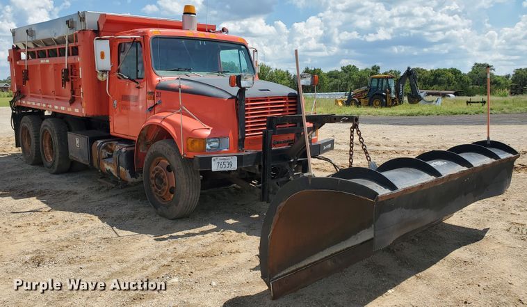 image for item KY9182 1999 International 4900  dump truck