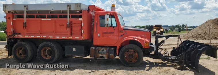 image for item KY9182 1999 International 4900  dump truck