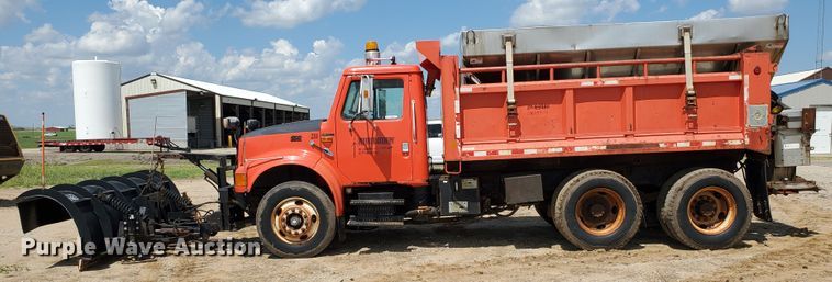 image for item KY9182 1999 International 4900  dump truck