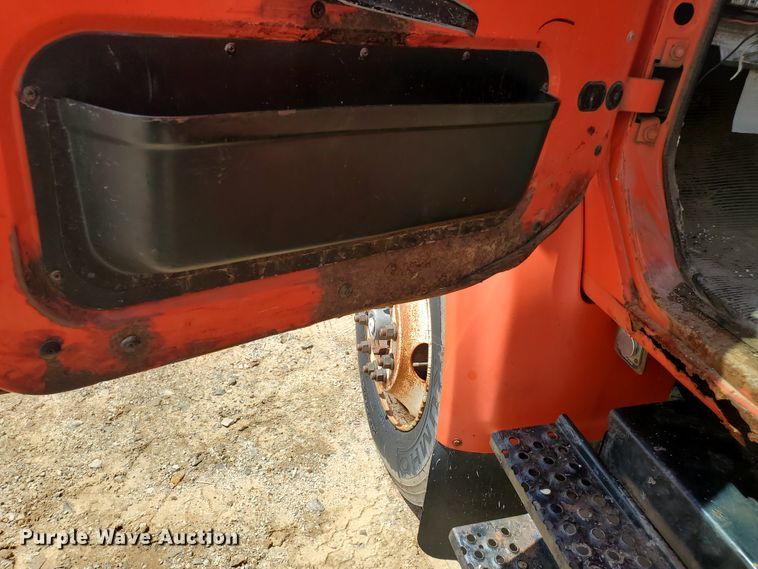 image for item KY9182 1999 International 4900  dump truck