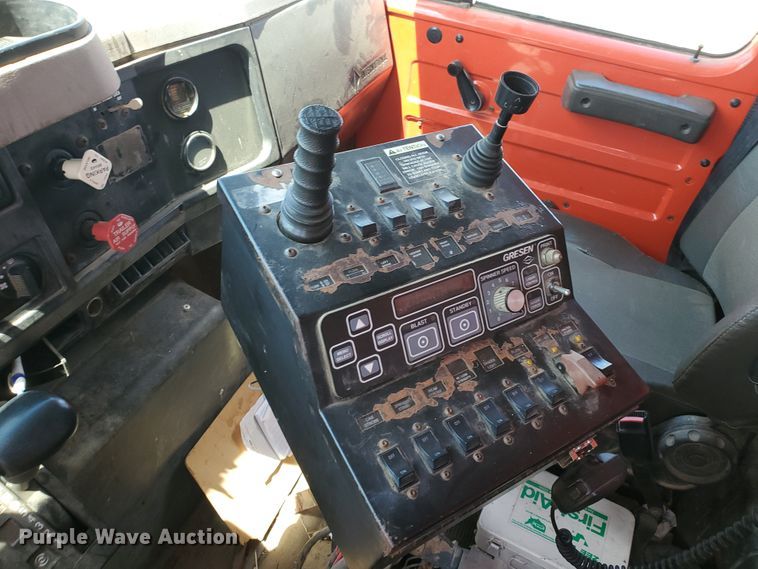 image for item KY9182 1999 International 4900  dump truck