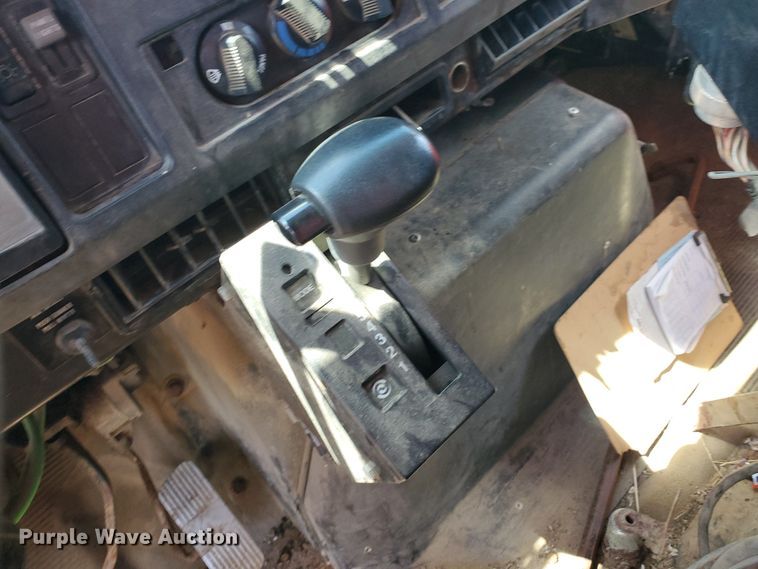 image for item KY9182 1999 International 4900  dump truck