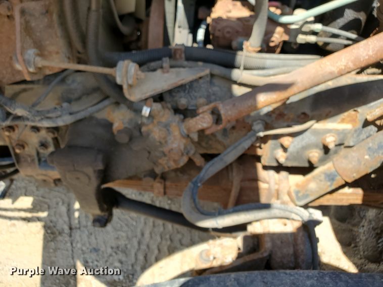 image for item KY9182 1999 International 4900  dump truck