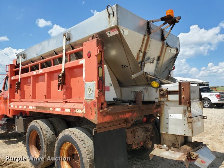 image for item KY9182 1999 International 4900  dump truck