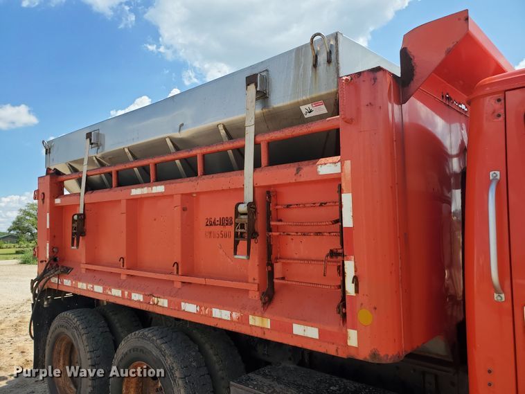 image for item KY9182 1999 International 4900  dump truck