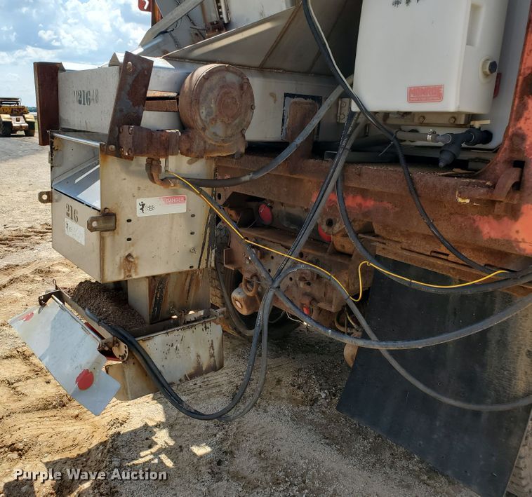 image for item KY9182 1999 International 4900  dump truck