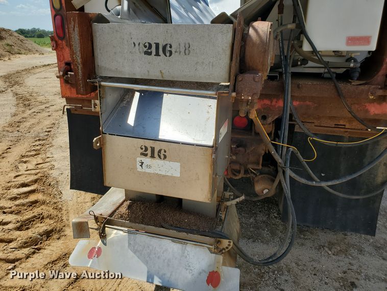 image for item KY9182 1999 International 4900  dump truck