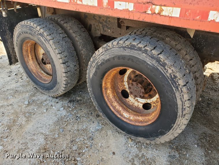 image for item KY9182 1999 International 4900  dump truck