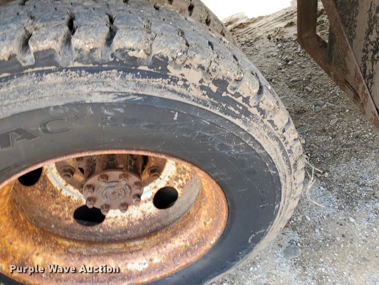 image for item KY9182 1999 International 4900  dump truck