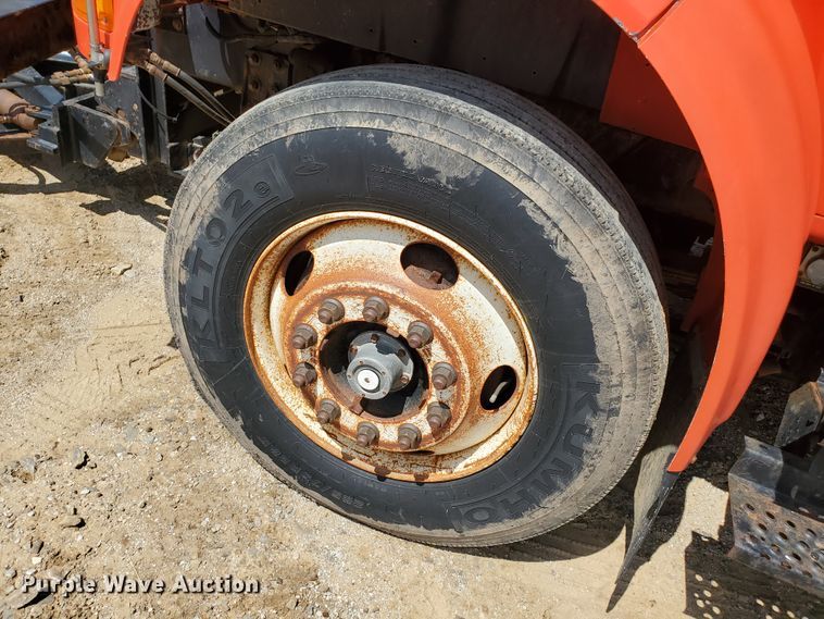 image for item KY9182 1999 International 4900  dump truck