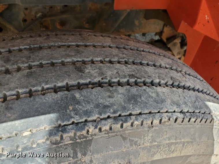 image for item KY9182 1999 International 4900  dump truck