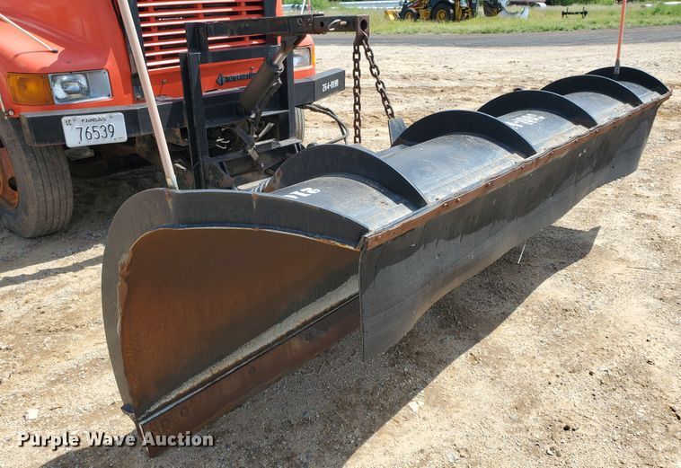 image for item KY9182 1999 International 4900  dump truck