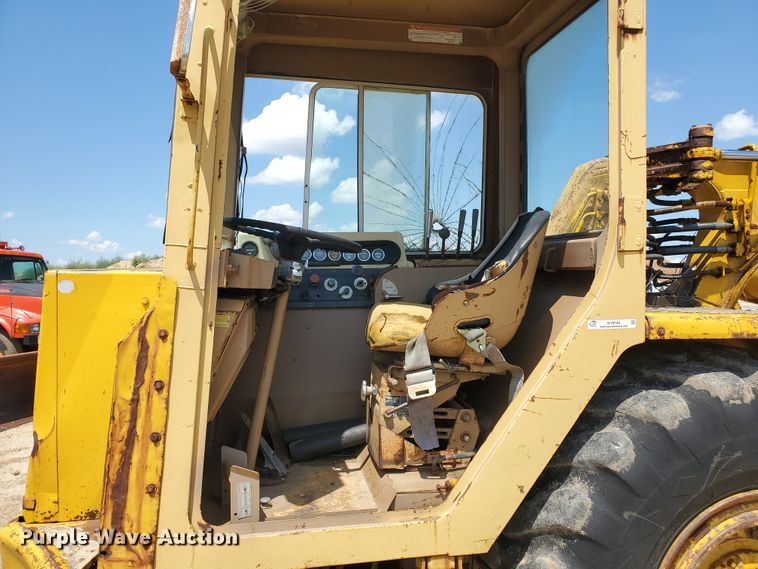 image for item KY9184 1977 Caterpillar 613B  elevating scraper