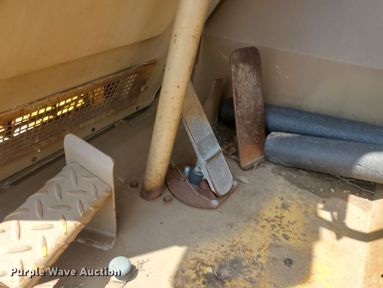 image for item KY9184 1977 Caterpillar 613B  elevating scraper