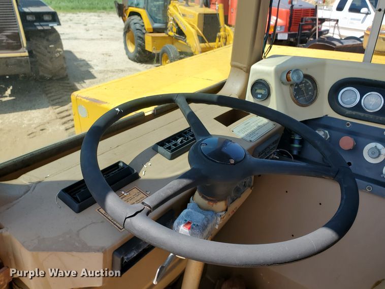 image for item KY9184 1977 Caterpillar 613B  elevating scraper