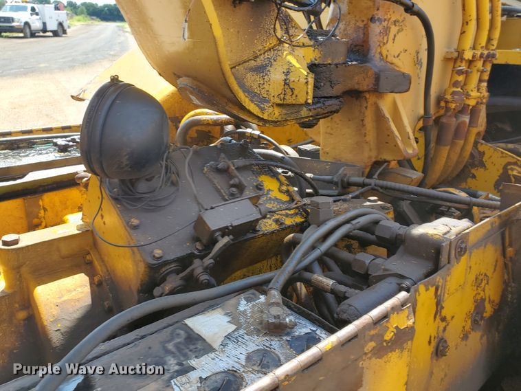 image for item KY9184 1977 Caterpillar 613B  elevating scraper
