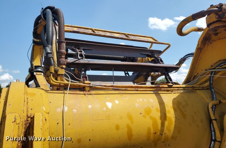 image for item KY9184 1977 Caterpillar 613B  elevating scraper