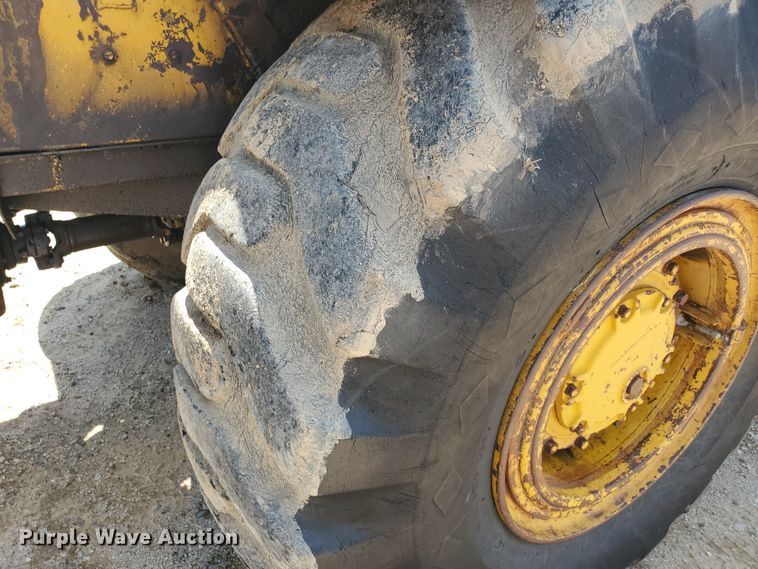 image for item KY9184 1977 Caterpillar 613B  elevating scraper