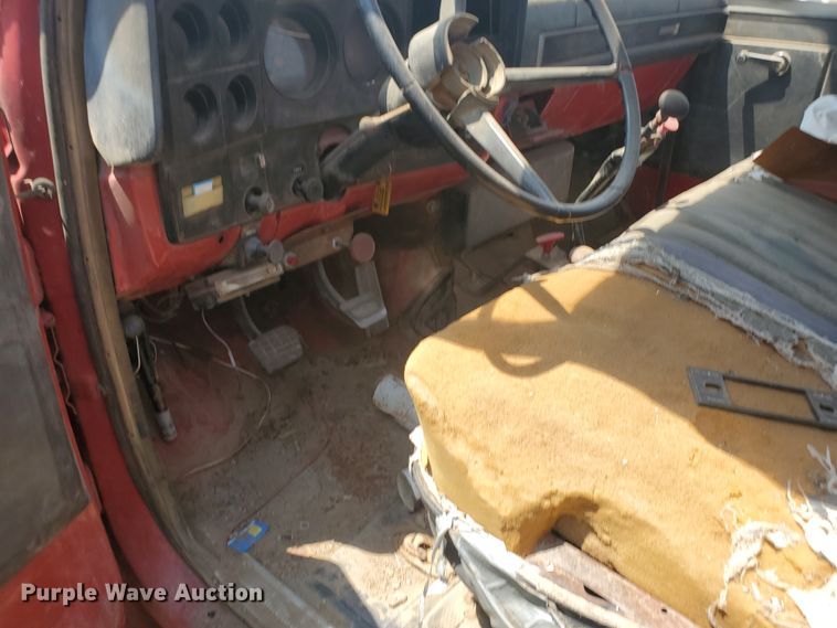 image for item KY9191 1990 GMC C6000  truck cab and chassis