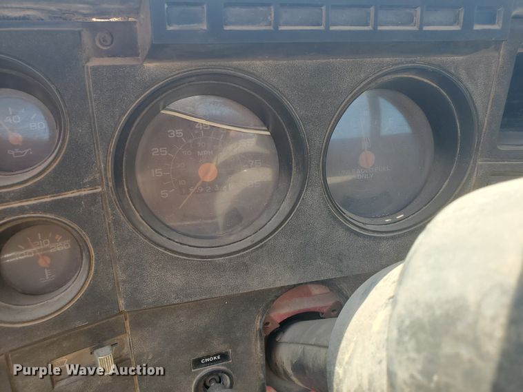 image for item KY9191 1990 GMC C6000  truck cab and chassis