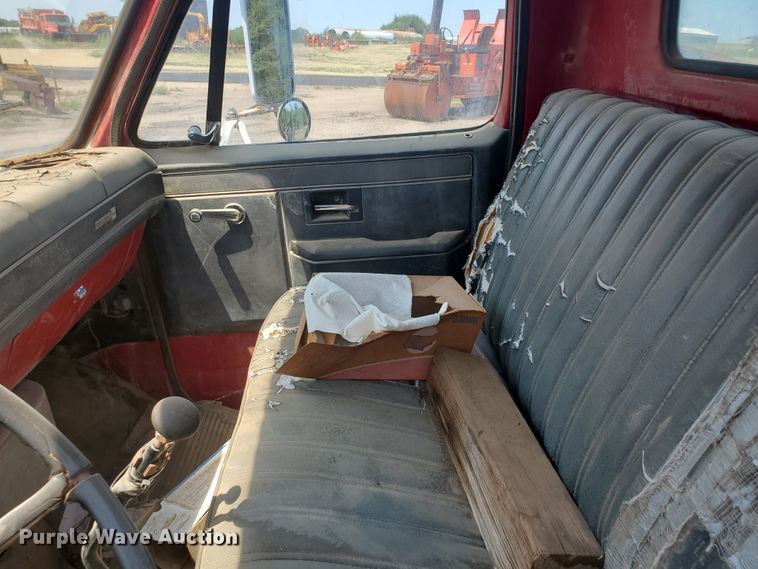 image for item KY9191 1990 GMC C6000  truck cab and chassis