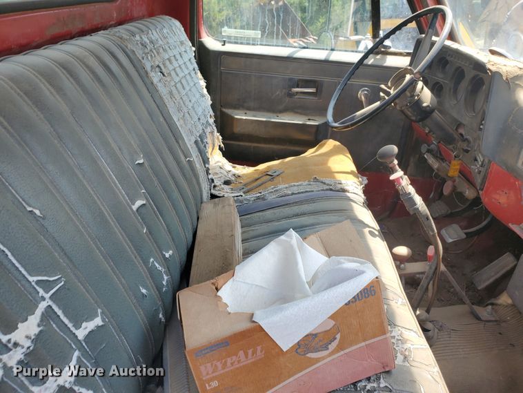 image for item KY9191 1990 GMC C6000  truck cab and chassis