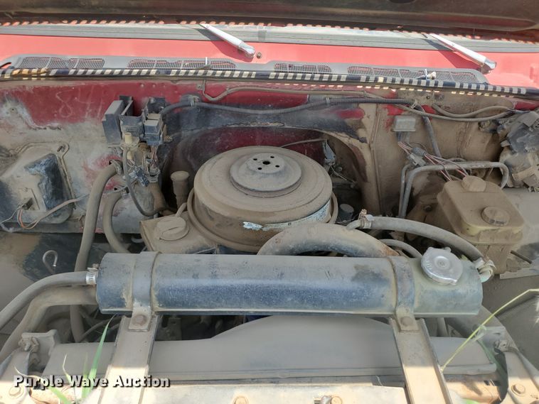 image for item KY9191 1990 GMC C6000  truck cab and chassis