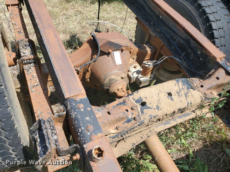 image for item KY9191 1990 GMC C6000  truck cab and chassis