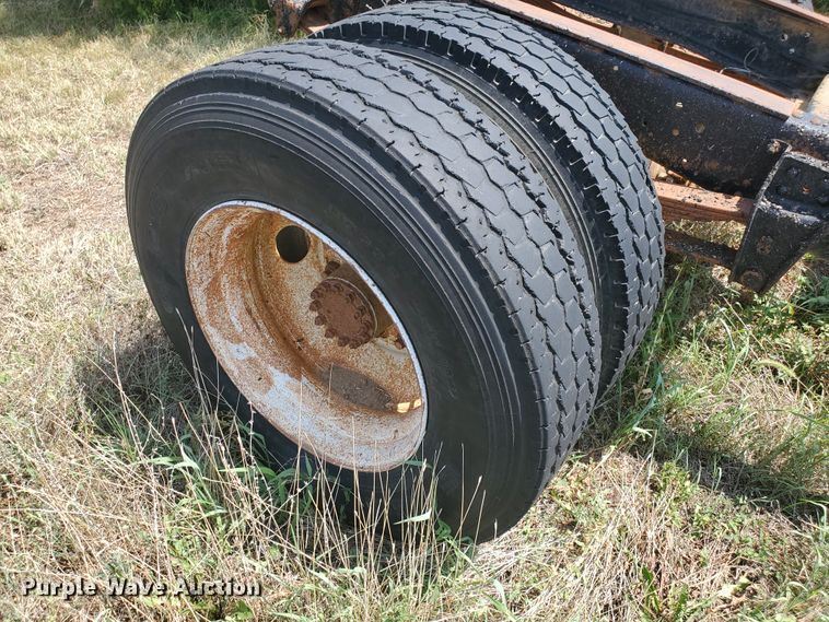 image for item KY9191 1990 GMC C6000  truck cab and chassis