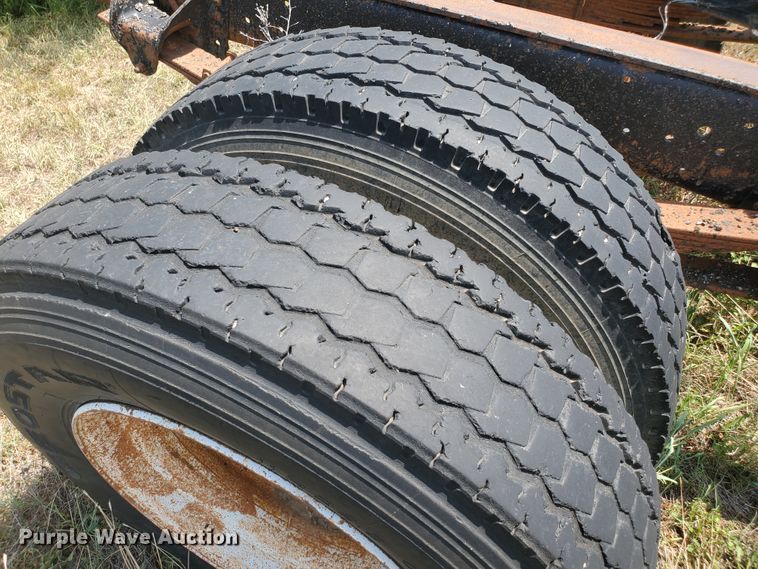 image for item KY9191 1990 GMC C6000  truck cab and chassis