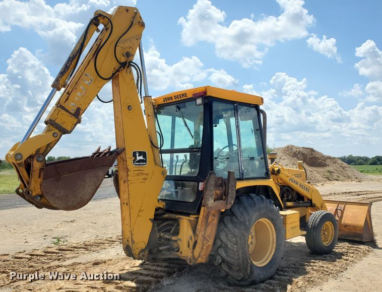 image for item KY9192 1992 John Deere 310D  backhoe