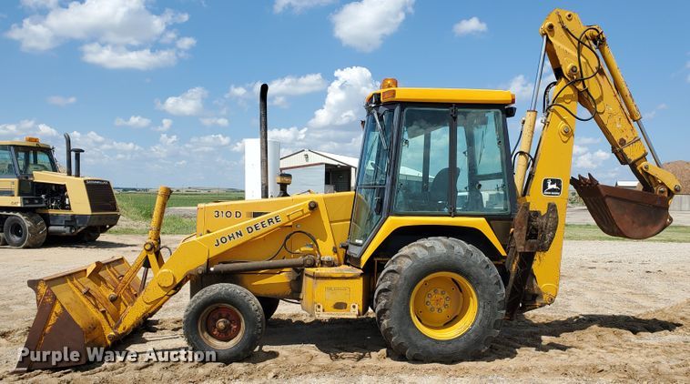 image for item KY9192 1992 John Deere 310D  backhoe