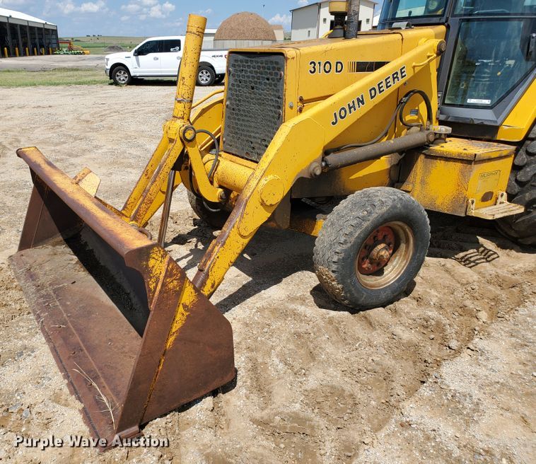 image for item KY9192 1992 John Deere 310D  backhoe