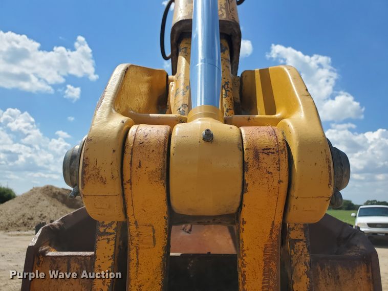 image for item KY9192 1992 John Deere 310D  backhoe