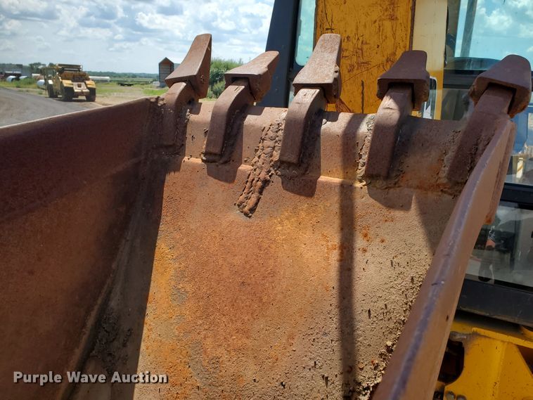 image for item KY9192 1992 John Deere 310D  backhoe