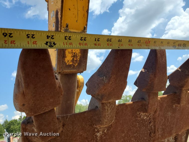 image for item KY9192 1992 John Deere 310D  backhoe