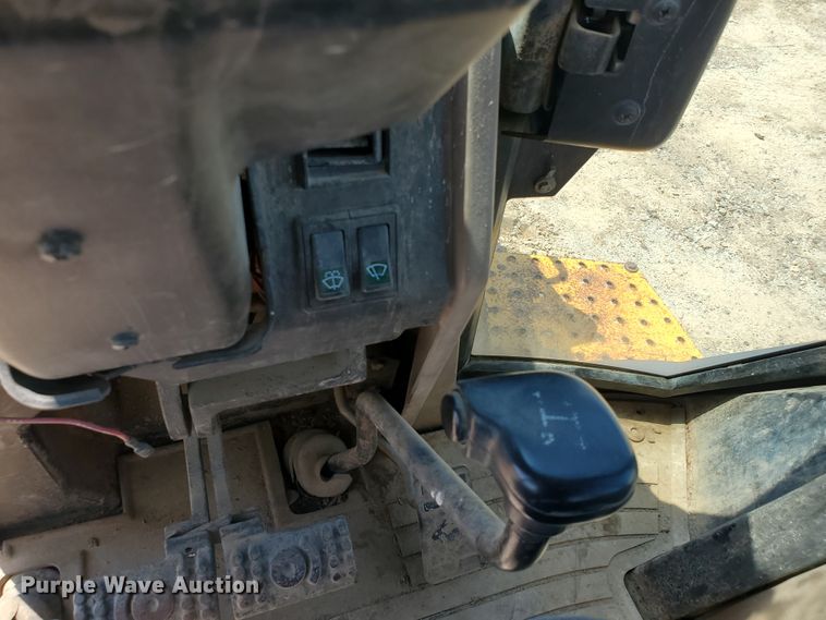 image for item KY9192 1992 John Deere 310D  backhoe