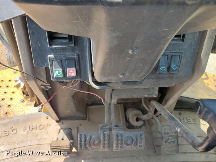 image for item KY9192 1992 John Deere 310D  backhoe