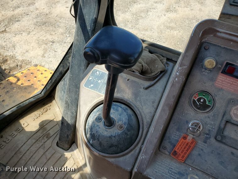 image for item KY9192 1992 John Deere 310D  backhoe