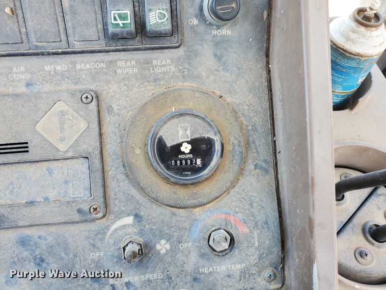 image for item KY9192 1992 John Deere 310D  backhoe