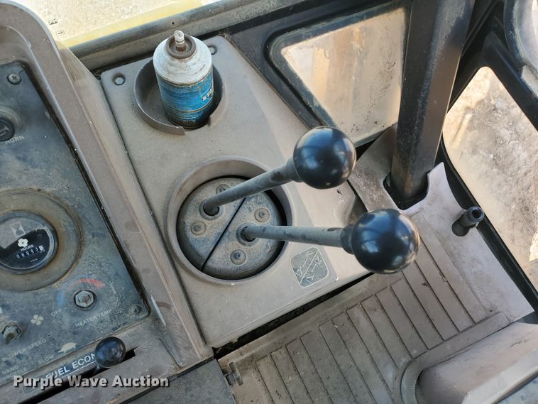 image for item KY9192 1992 John Deere 310D  backhoe