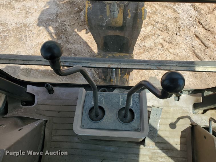 image for item KY9192 1992 John Deere 310D  backhoe