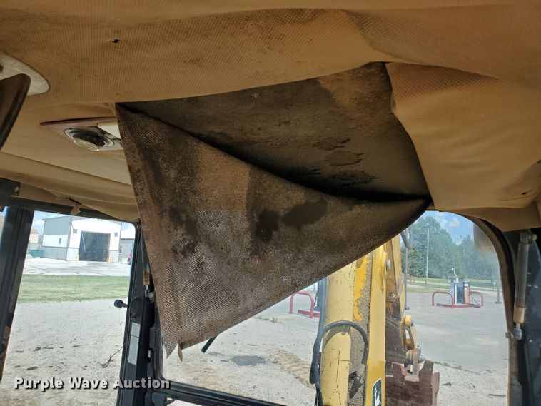 image for item KY9192 1992 John Deere 310D  backhoe