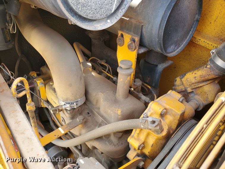 image for item KY9192 1992 John Deere 310D  backhoe