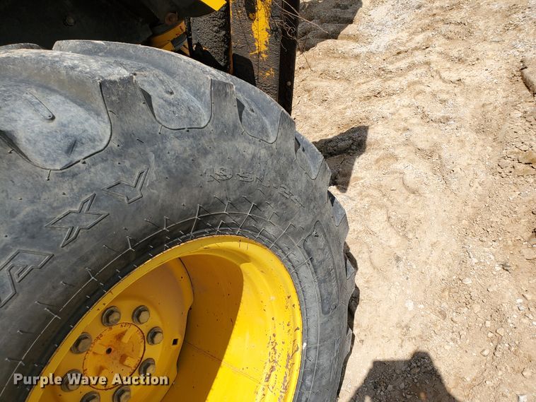 image for item KY9192 1992 John Deere 310D  backhoe